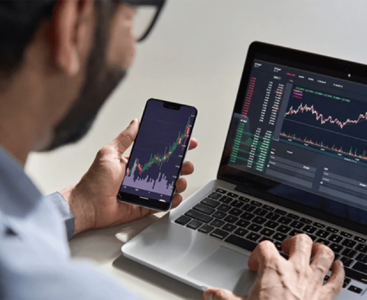 Navigating Volatile Markets: Expert Advice for Consistent Profits